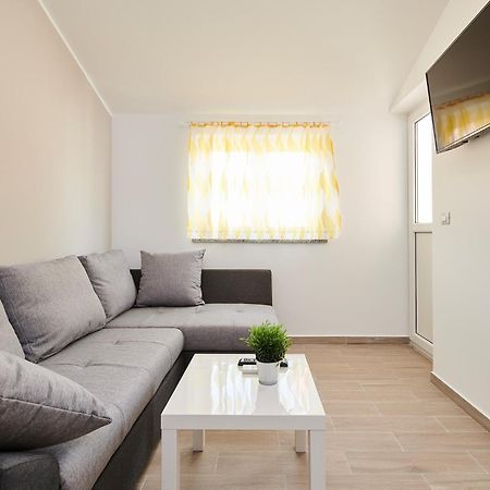 Villa Dvori Bašanija Exteriör bild