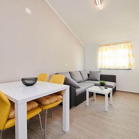 Villa Dvori Bašanija Exteriör bild