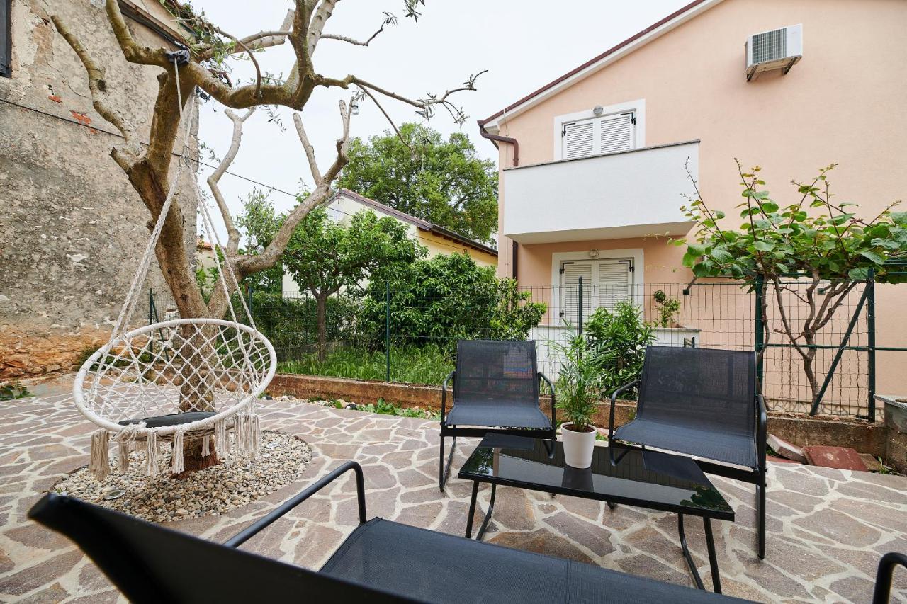 Villa Dvori Bašanija Exteriör bild