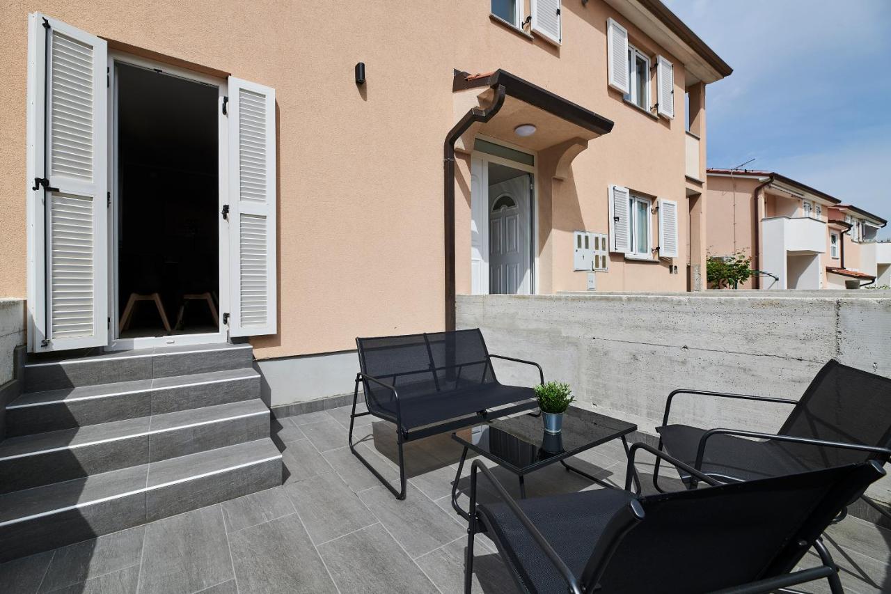 Villa Dvori Bašanija Exteriör bild